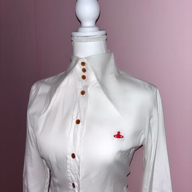 비비안웨스트우드 레드라벨 롱카라 하이넥 셔츠 화이트 클래식