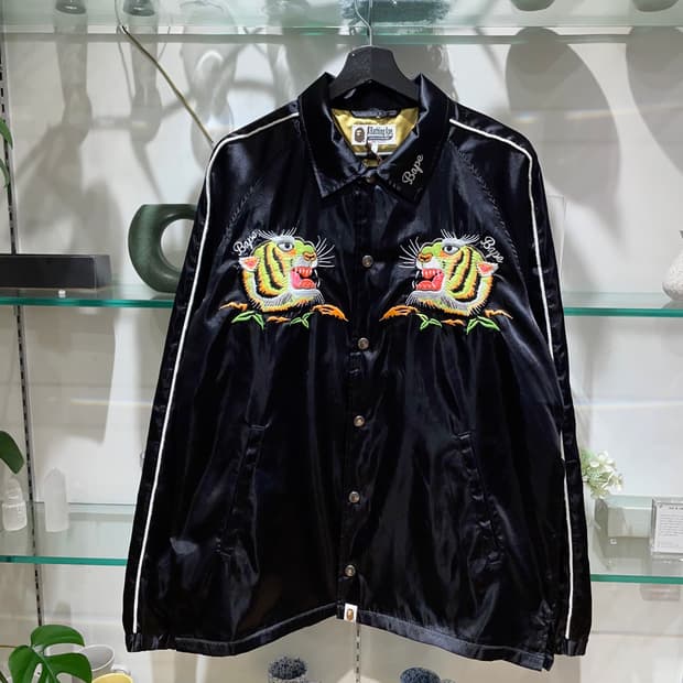 베이프 tiger embroidery jacket