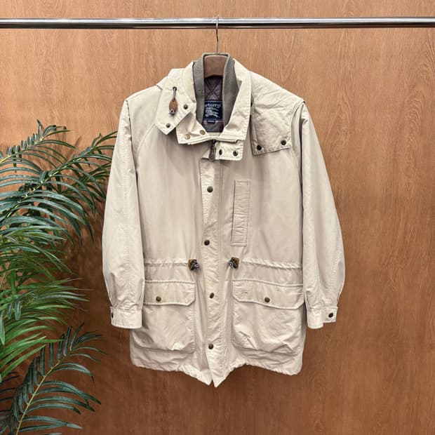 버버리 하이넥 야상 자켓 드로우 스트링 안감 탈부착 디테일 루즈핏 베이지