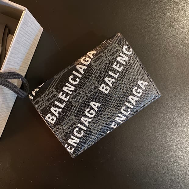 [새상품]발렌시아가 트리폴드 반지갑