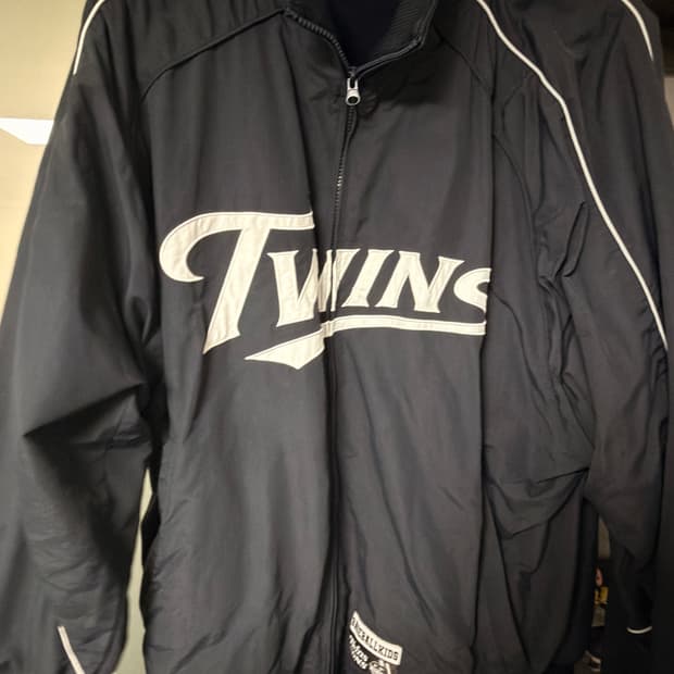 엘지트윈스 빠더너스 판매합니다