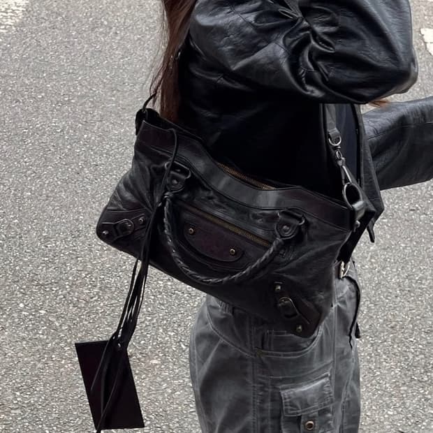 Balenciaga 블랙 은장 모터백 시티백 퍼스트백 상태 A-