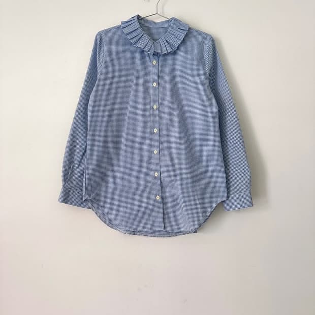 Neck pleats point shirt / blue