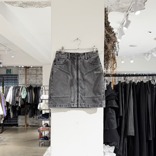 오프화이트 데님 미들 지퍼 미니 스커트