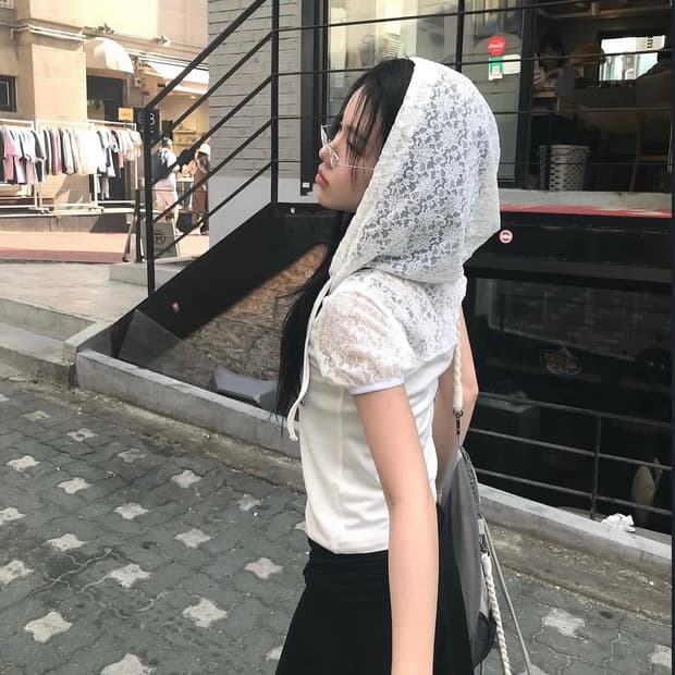 Fazed Button lace hoodie top 레이스 레이어드 후드