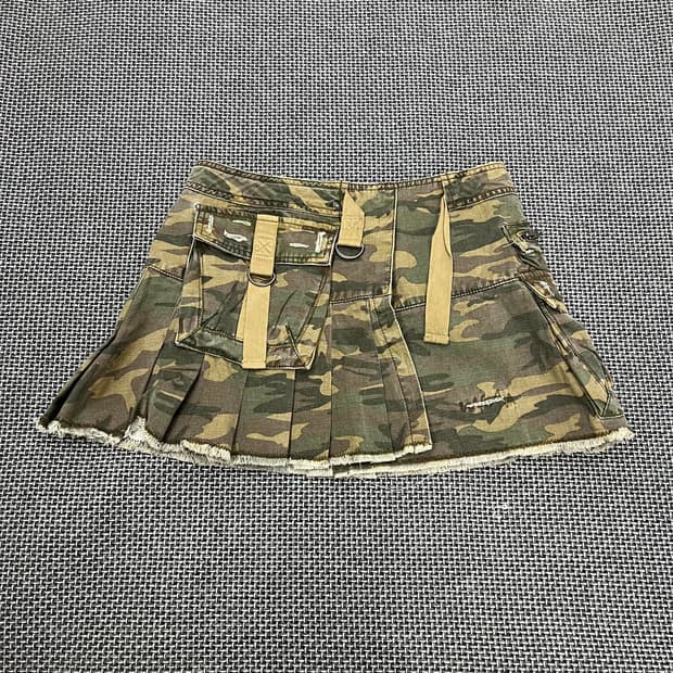 빈티지 카모 로우라이즈 랩스커트