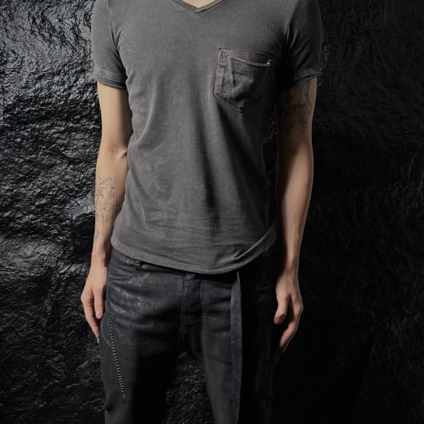wjk Overdyed VNeck Leather Pocket Tshirt