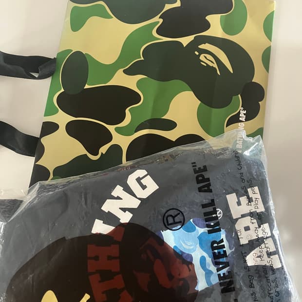 베이프 후드티 (희귀매물) m 새상품