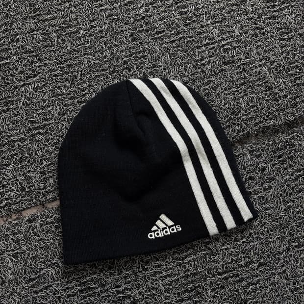 00s 아디다스 올드스쿨 트랙 숏 비니 블랙 2057