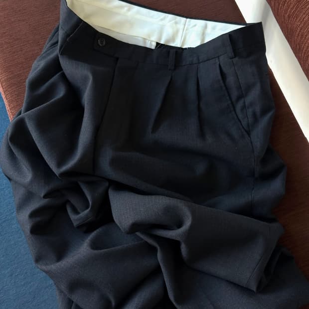 Wool pinstripe design 2 tuck trouser