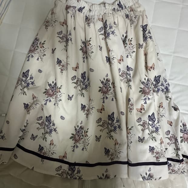 엑시즈팜 스커트