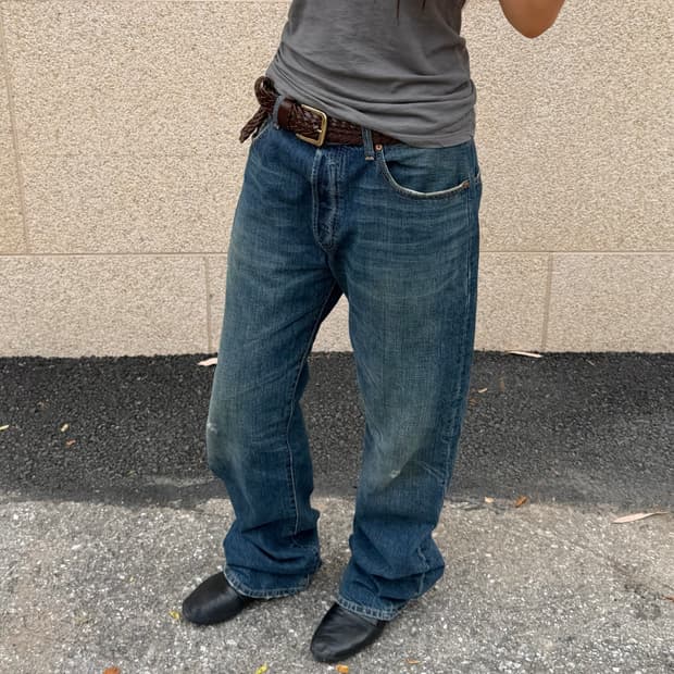 Vintage Levi’s 00s pants