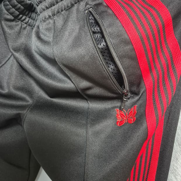 니들스 스트레이트 트랙팬츠 검빨