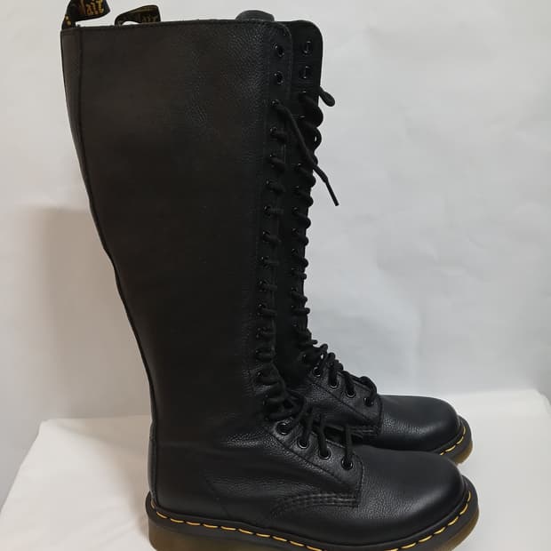 (새상품,245,EU39)닥터마틴 20홀 1B60 버지니아