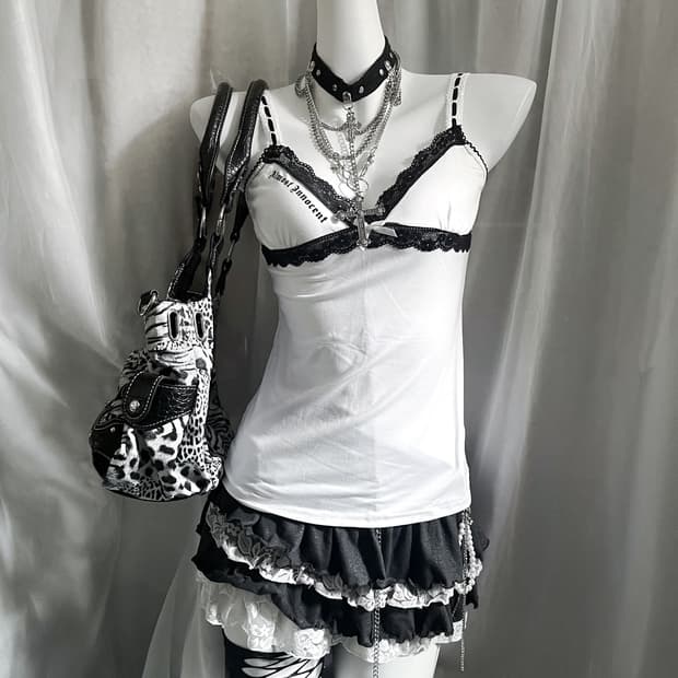 Lace sleeveless