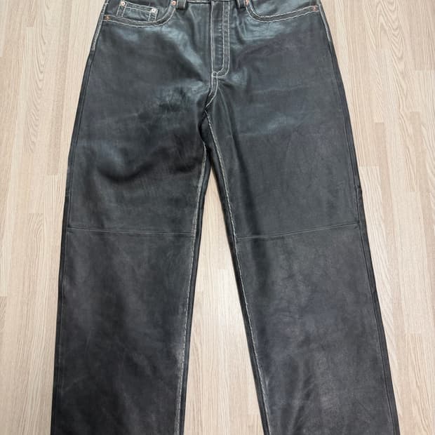 슈프림 x 트루릴리전 루즈 핏 레더 팬츠 블랙 - 25FW