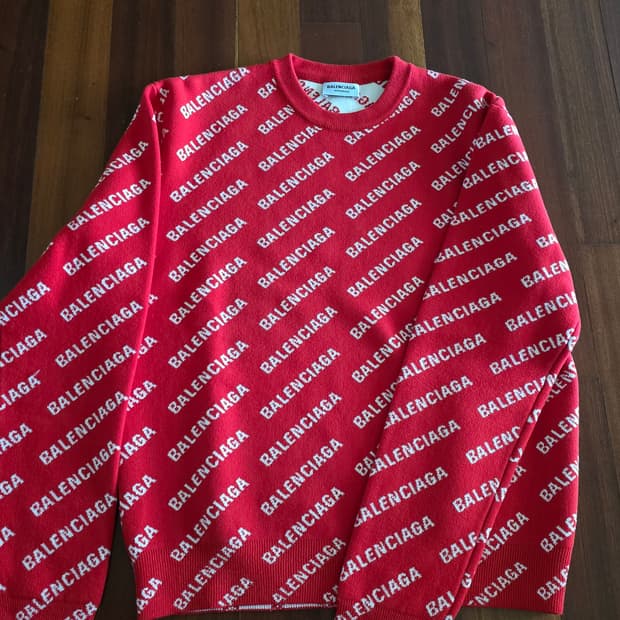 발렌시아가 미니 올오버 크루넥 니트 xs