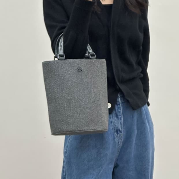 courreges / 꾸레쥬 챠콜 토트백