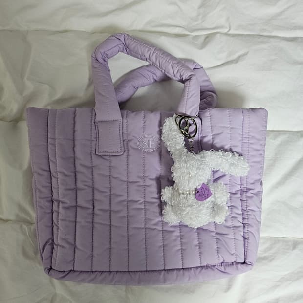 [새상품]시엔느 라일락 패딩백+키링