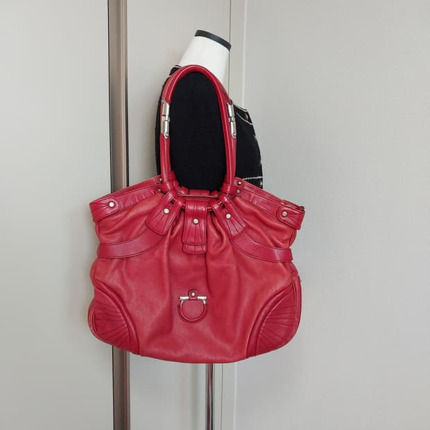 페라가모 가죽 빅백