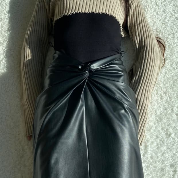 레더 맥시 스커트