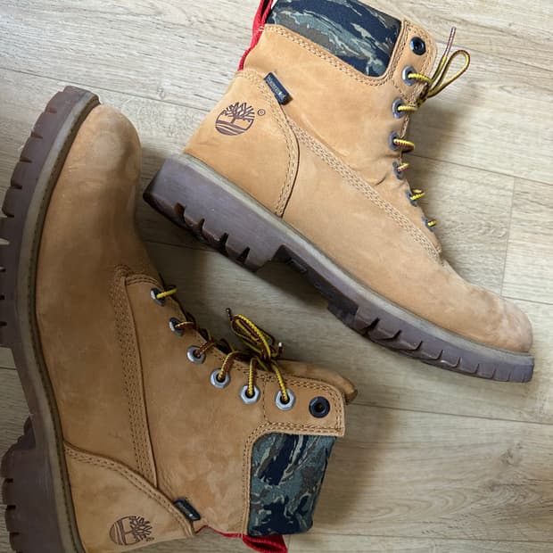 팀버랜드 X 블랙스케일 6인치 부츠(카모) / 255 사이즈