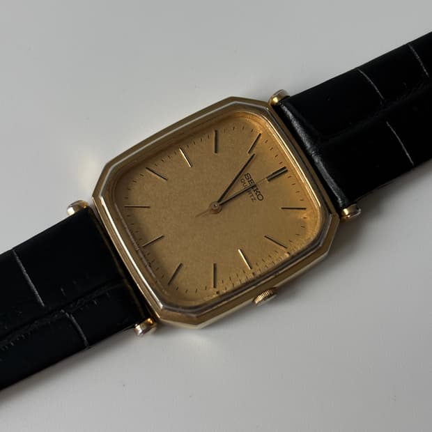 1980년대 골드 플레이크 다이얼 스퀘어 쿼츠 남성