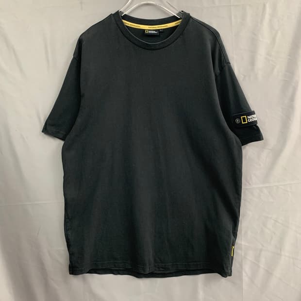 L 내셔널지오그래픽 세미 오버핏 와펜 반팔티