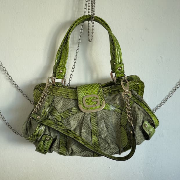guess y2k 파이톤 레더 토트 & 숄더백