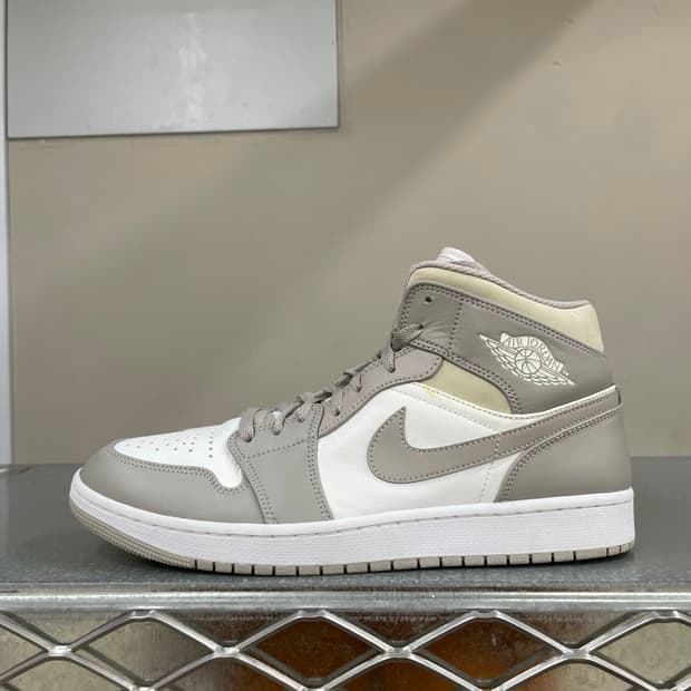 나이키 조던1 미드 컬리지 그레이 300