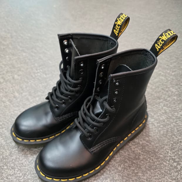 [220] 닥터마틴 1460 8홀 워커