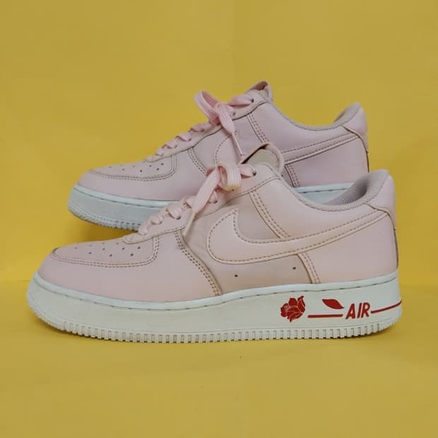 남성 나이키 에어포스1 07 LX 핑크로즈 운동화 (250)