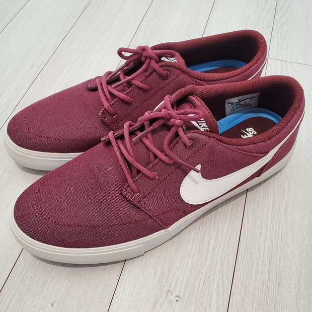 나이키 SB 솔라소프트 포트모어 II 캔버스 프리미엄 사이즈280

하단