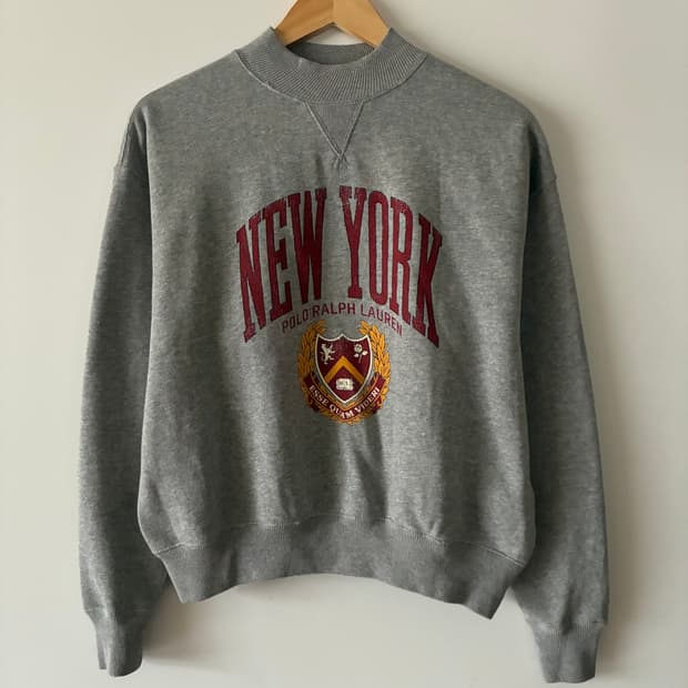 폴로 컬리지 맨투맨