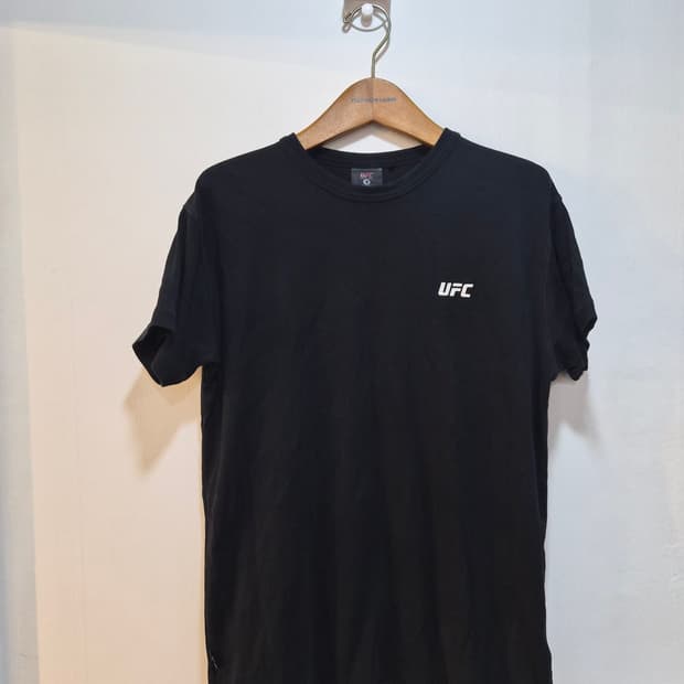 XL/XXL) UFC 로고 반팔티셔츠 3장 일괄 팝니다
