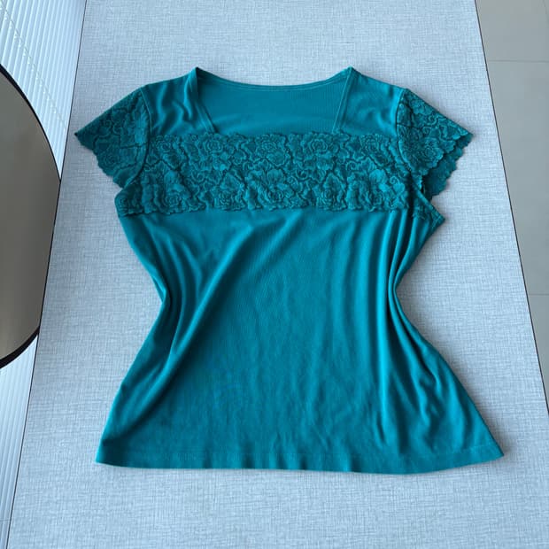 teal lace tee