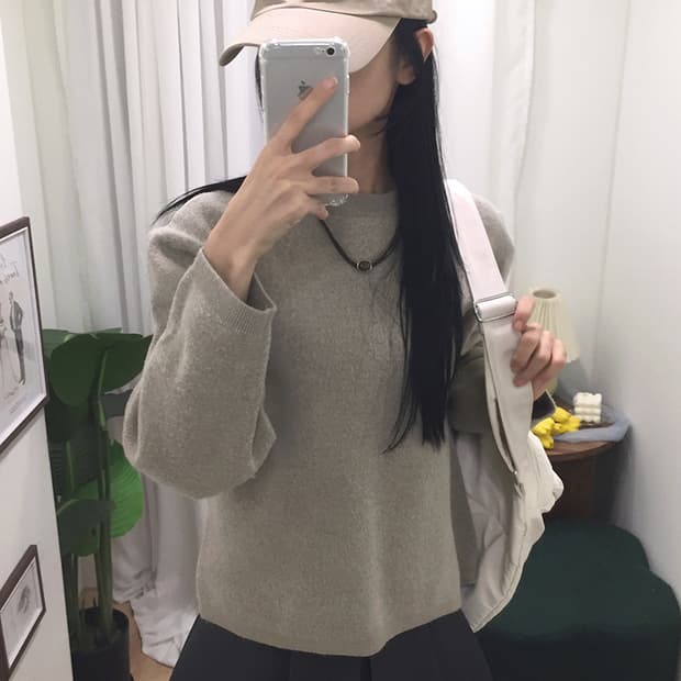 여성 무신사스탠다드 라운드 니트 100