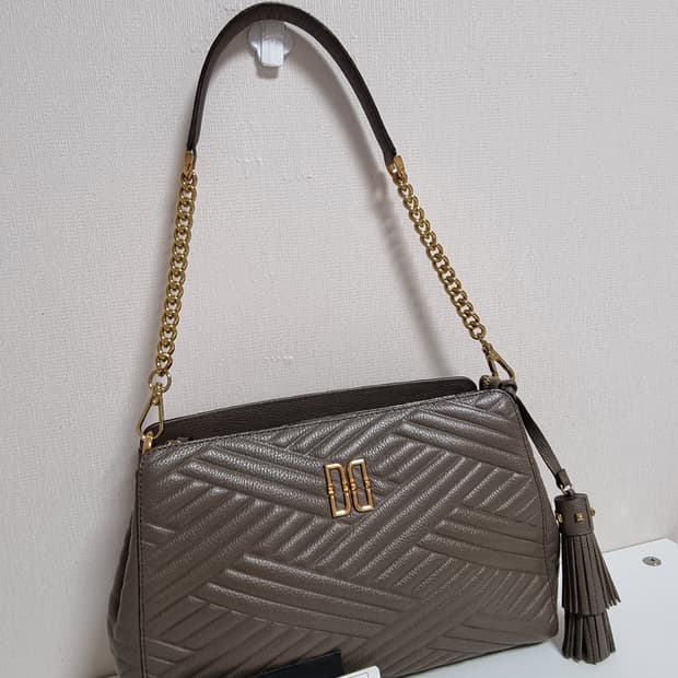 닥스 테슬 숄더백 ㅡ거의 새제품 