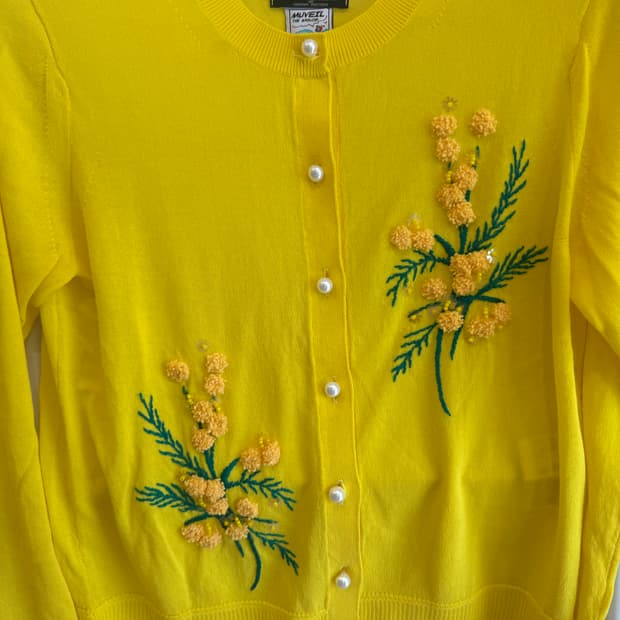 MUVEIL 미모사 자수 노란색 가디건(55사이즈)