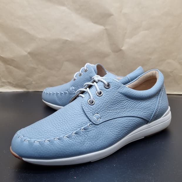 텐디 여성스니커즈 실사이즈240