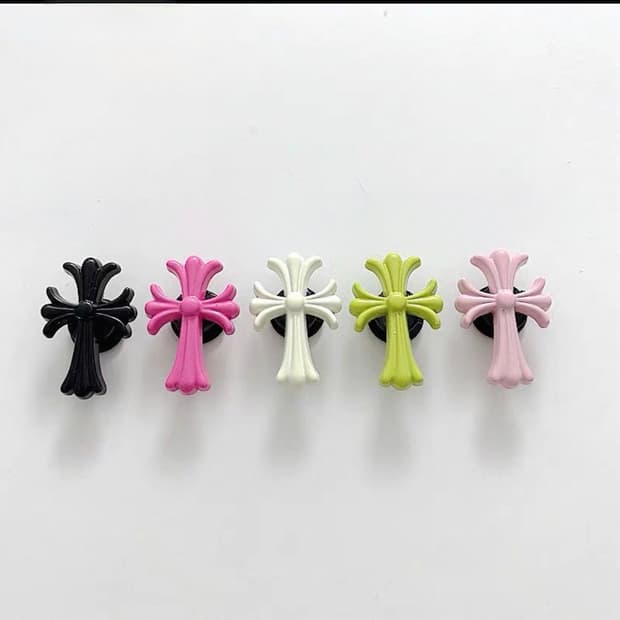 크롬하츠 로고 크록스 지비츠