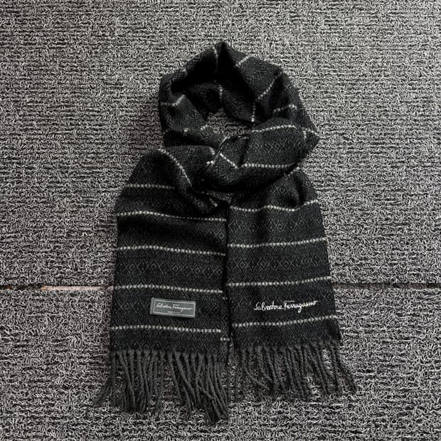 페레가모 이태리 아카이브 패턴 머플러 1573