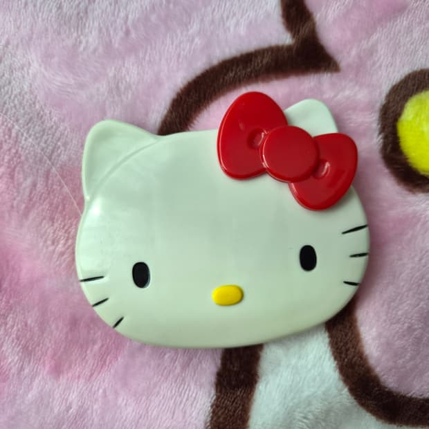 헬로키티 고전키티 얼굴 모양 거울 빗 세트