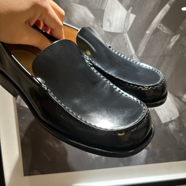 르메르 로퍼 42 팝니다(새상품)