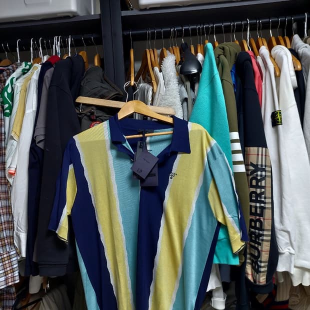 프라다 실크 스트라이프 반팔 카라 니트 54 백화점판