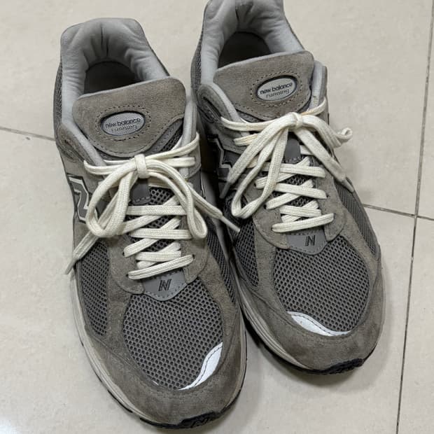 뉴발란스 2002R 그레이 260운동화