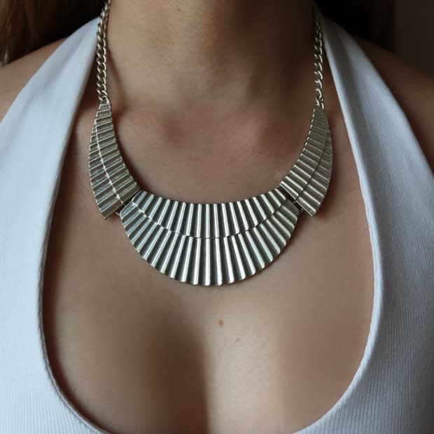 silver collar necklace