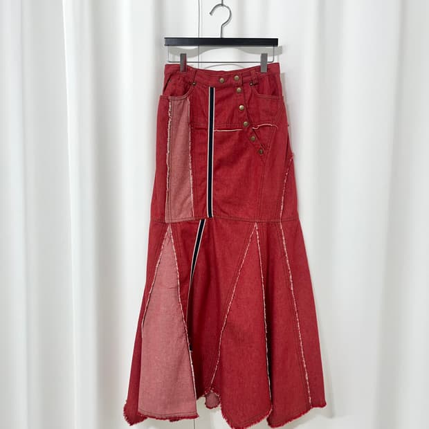 BETTY’S BLUE skirt