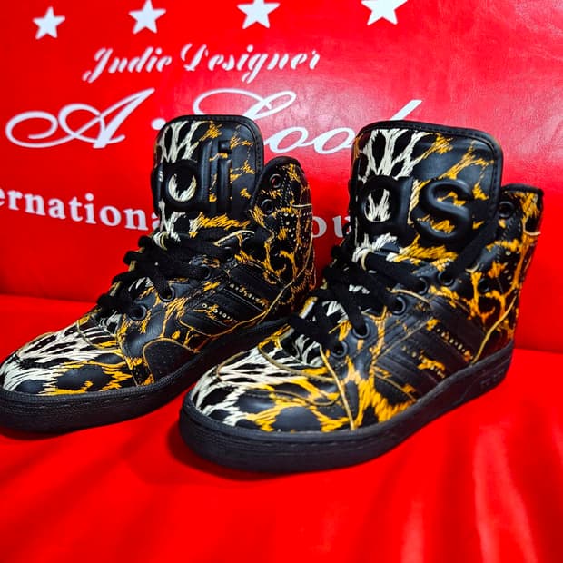 (미사용)아디다스 x 제레미스캇 레오파드 하이탑 스니커즈
