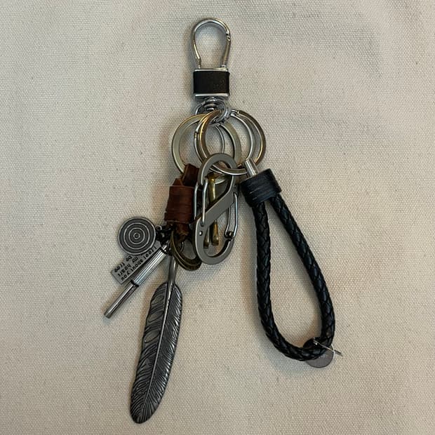 빈티지 메탈 깃털 가죽 키링(Vintage Feather Leather)